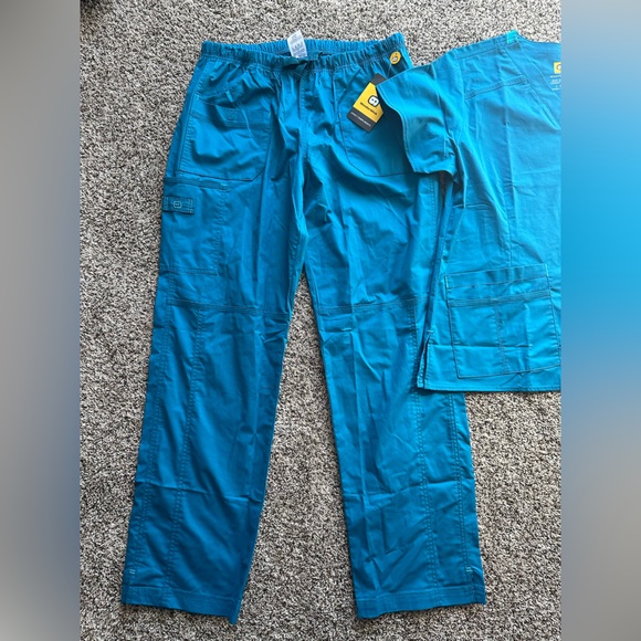 Wonderwink. Women’s scrub set. Various sizes - Picture 2 of 9